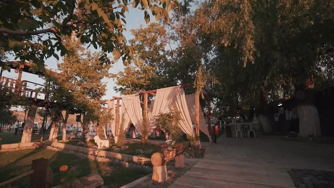 Salkım Söğüt Kırdüğünü & Kahvaltı Bahçesi