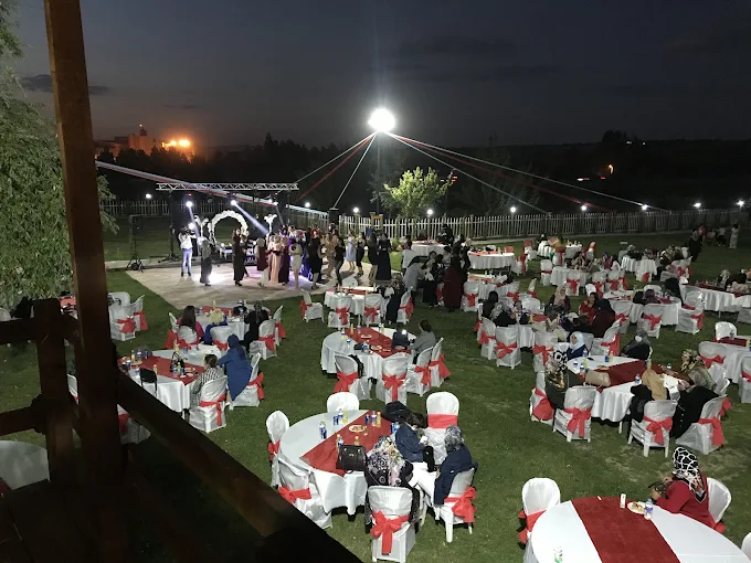 Salkım Söğüt Kırdüğünü & Kahvaltı Bahçesi
